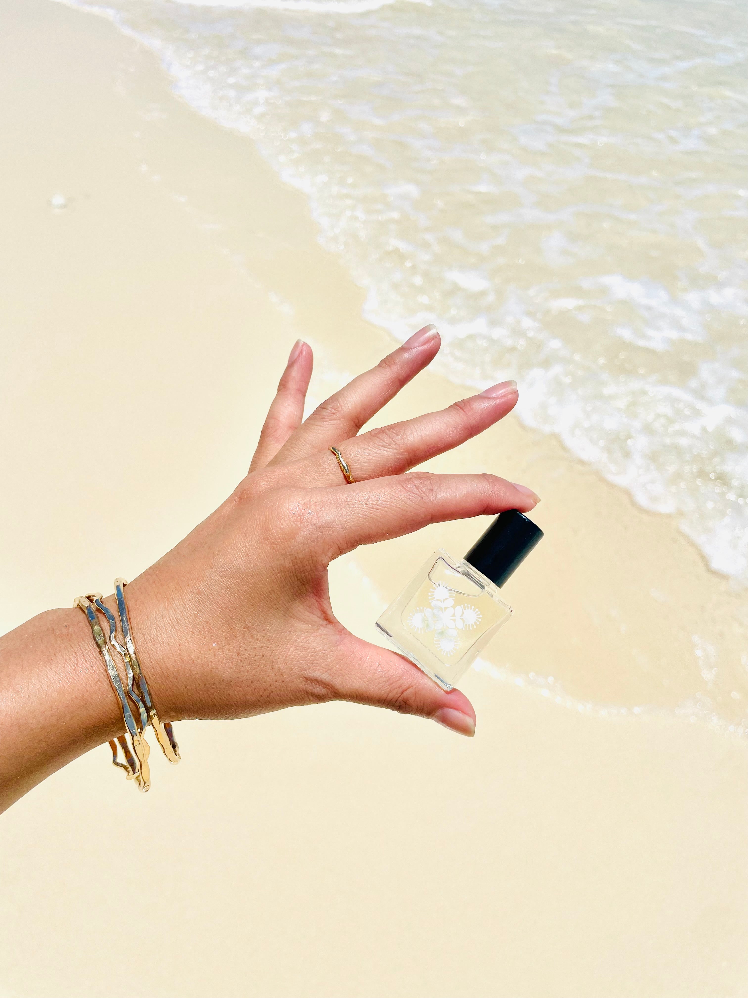 Honi Pīkake Perfume Oil ホニ・ピカケパフュームオイル – auauhawaii
